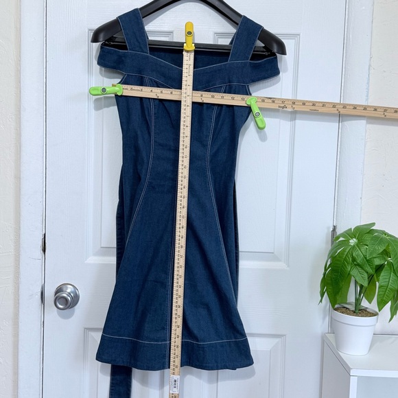 Only Jeans Stylish Off-Shoulder Denim Dress Size XS - Picture 6 of 9